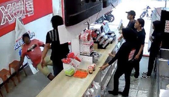 Penjaga Parkir Mabuk Miras Mengamuk di Jalan Teluk Tiram Darat Banjarmasin