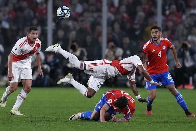 LINK Live Streaming Copa America 2024 : Peru vs Chille, Sedang Berlangsung! 