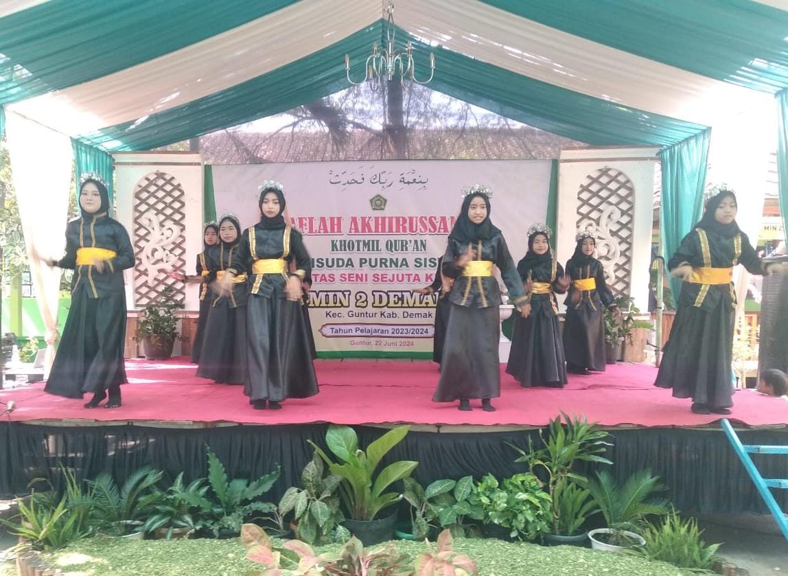 Pentas Seni Sejuta Kreasi Semarakkan Akhirussannah MIN 2 Kabupaten Demak