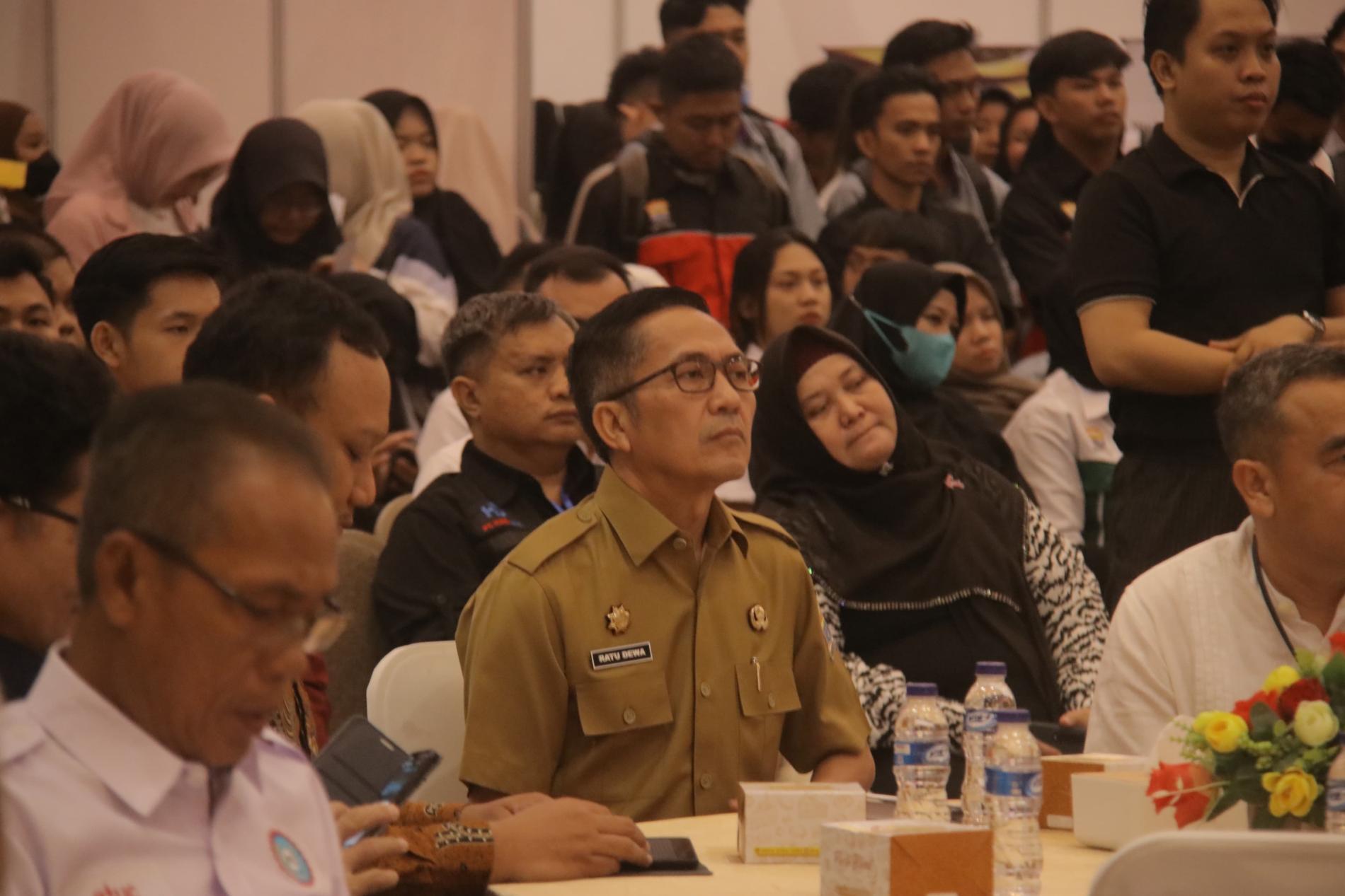 Pencari Kerja Serbu Job Fair Tersedia 3.000 Lowongan Kerja 