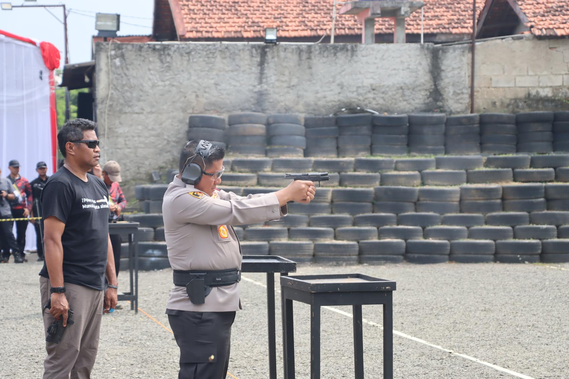 Mampu Kendalikan Diri dan Fokus, Adalah Filosofi Penembak Jitu