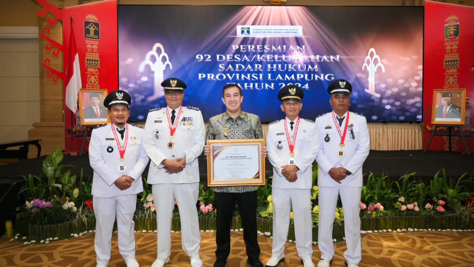 Bupati Dendi Terima Penghargaan Anubhawa Sasana Desa dari Kemenkumham