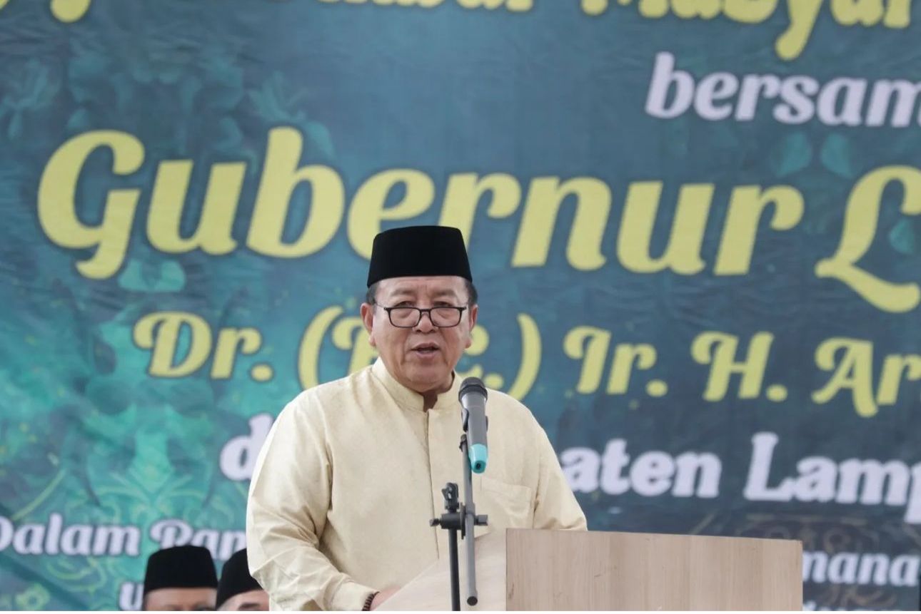 Gubernur Arinal Djunaidi Hadiri Pengajian Akbar di Lampung Timur dan Berikan Sejumlah Bantuan