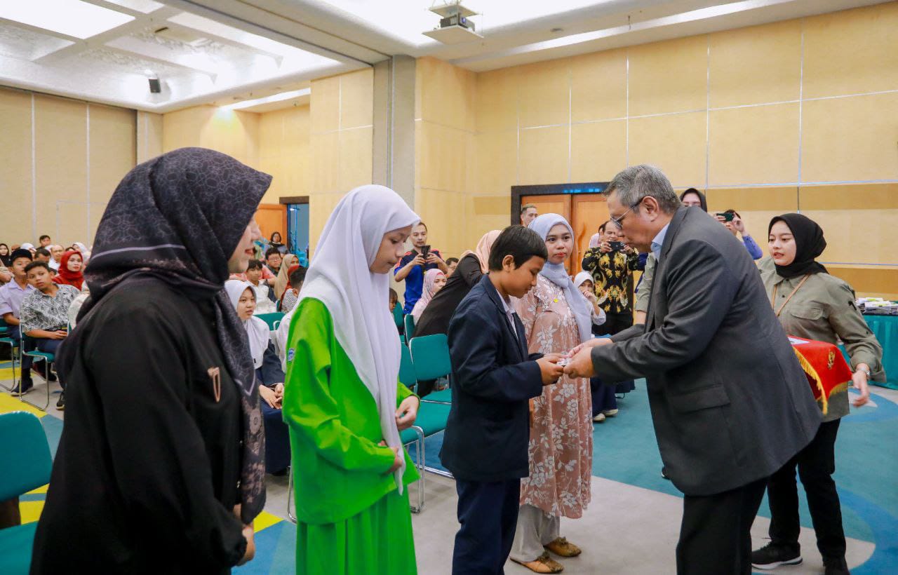 Pemkot Tangsel Berikan Bantuan Biaya Pendidikan bagi 5 Ribu Siswa