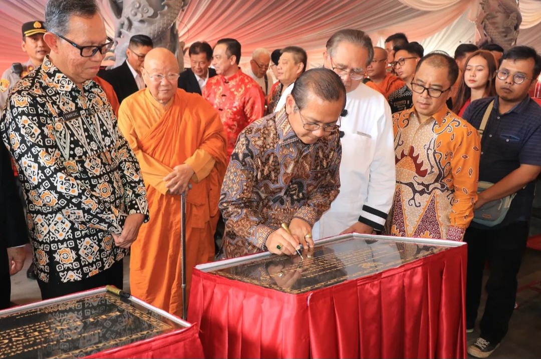 Sekretaris Daerah Fahrizal Menghadiri Peresmian Purna Pugar Klenteng Cit Seng Bio