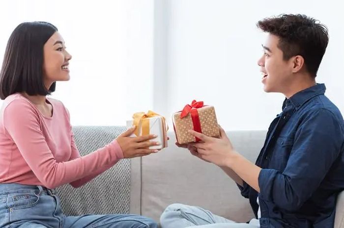 Zodiak yang Love Languagenya Act of Money,Royal kepada Pasangan