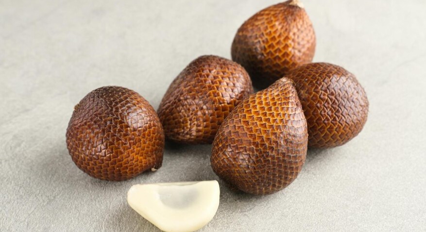 Bersisik Kaya Manfaat! Berikut 8 Khasiat Buah Salak