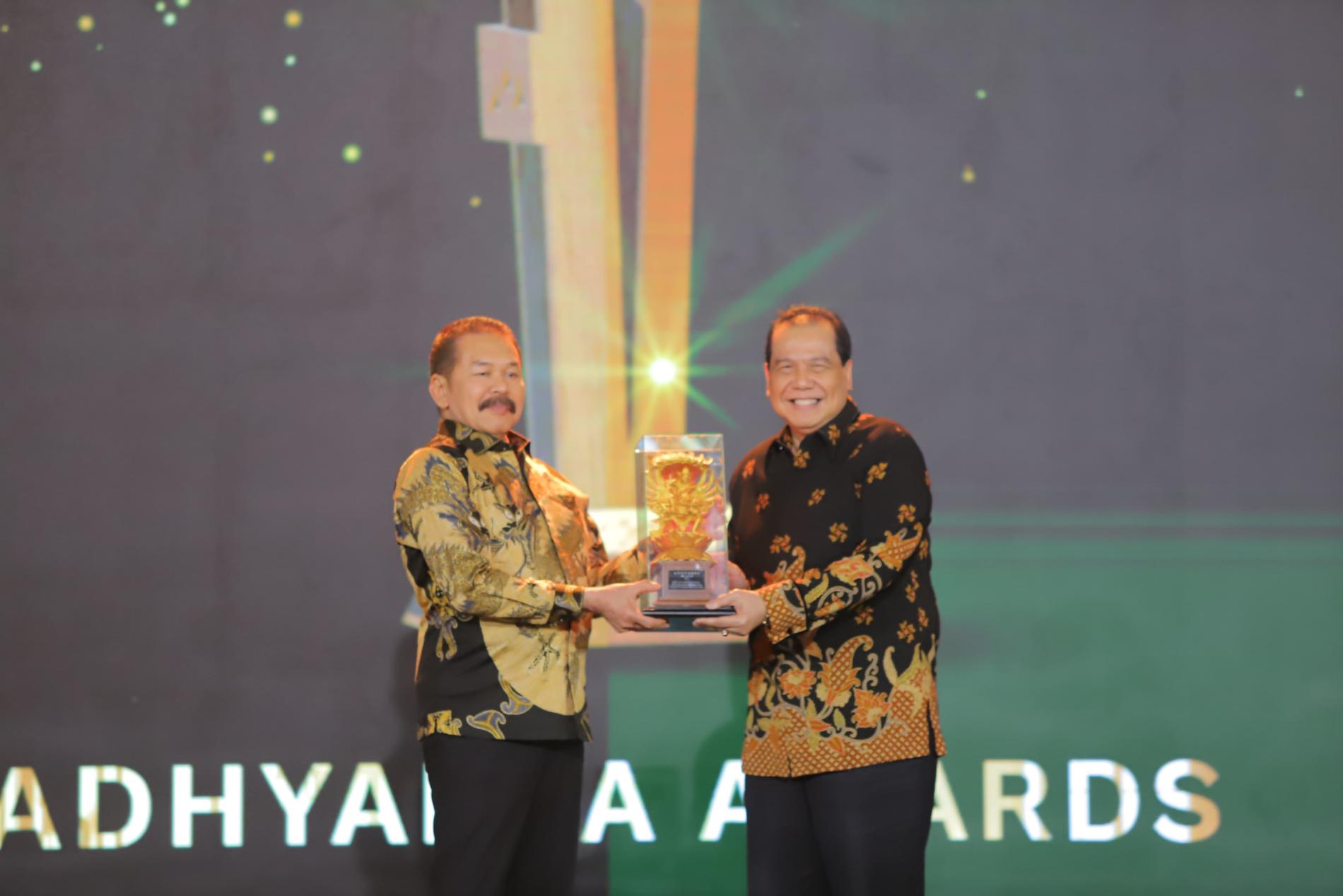Jaksa Agung ST Burhanuddin Menerima Penghargaan Khusus dalam Adhyaksa Award 2024