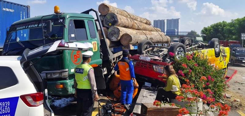Dalam Sekejab Lima Orang Tewas Dalam Kecelakaan Sabtu Kelabu di Jawa Timur
