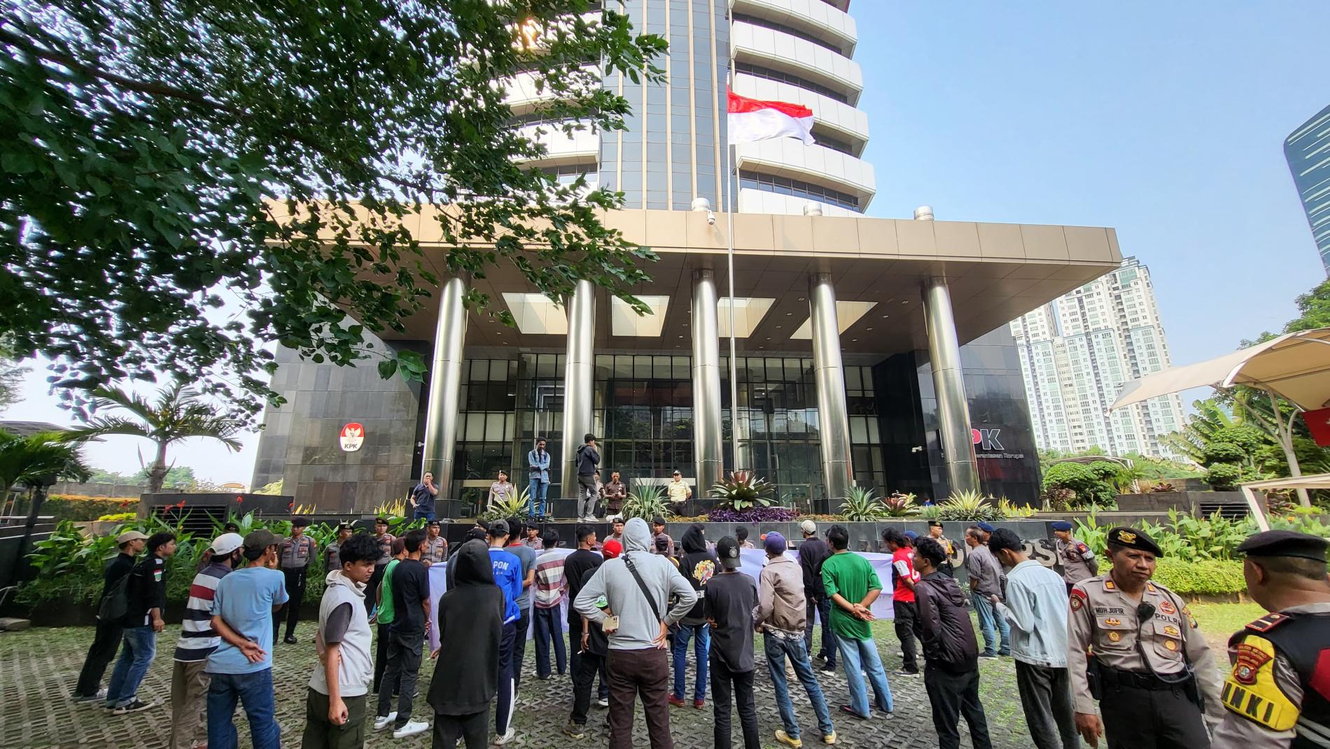 Demo di Gedung KPK, Desak Usut Dugaan Korupsi SPJ Fiktif 