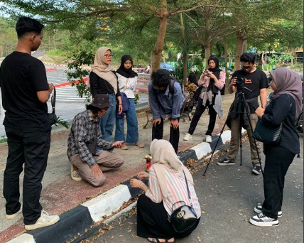 Bertajuk Sang Pengabdi, Sekelompok Mahasiswa Angkat Potensi Desa Wisata Kandri Melalui Video Profil