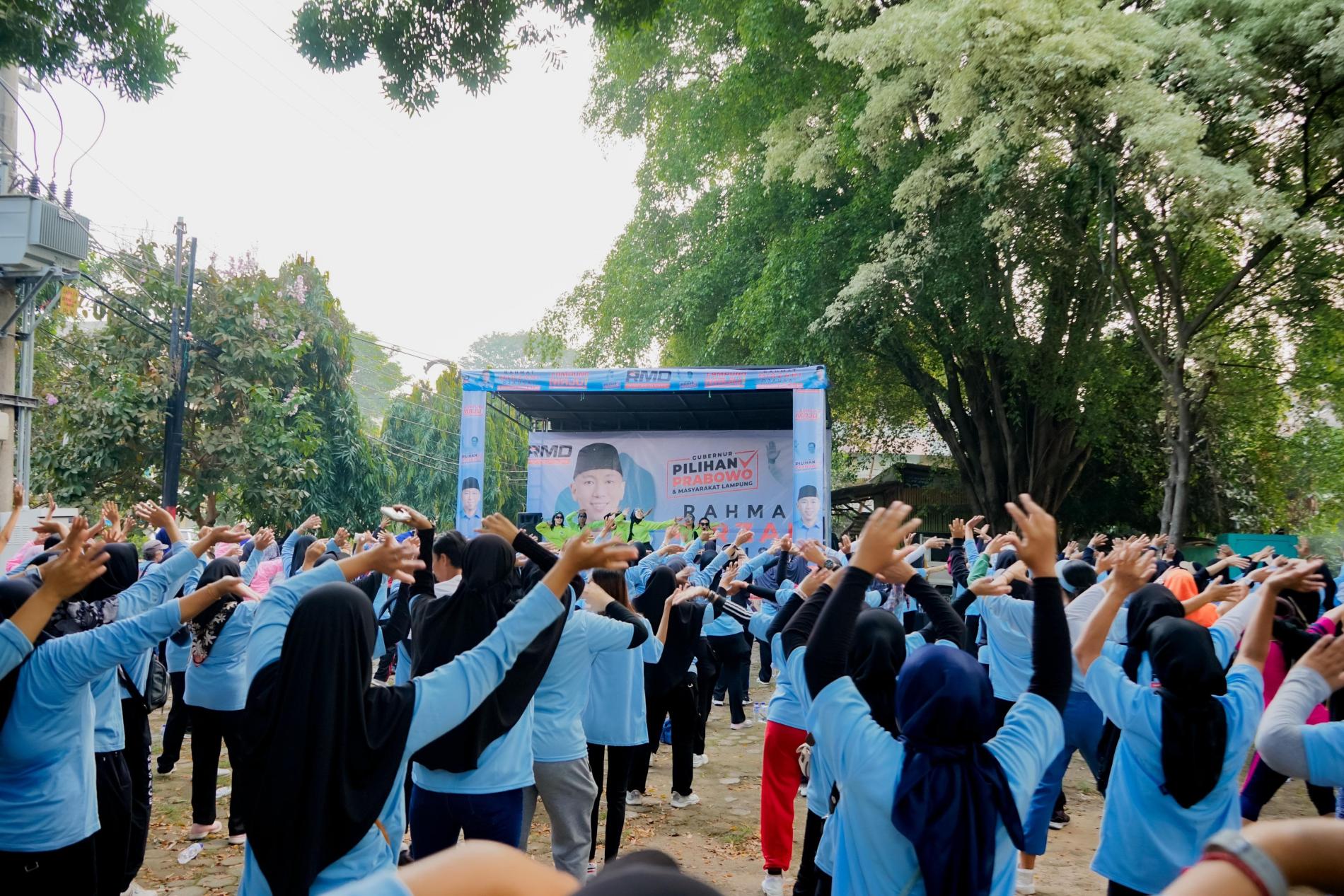 Ratusan Warga Antusias Ikut Senam Sehat Iyay Mirza