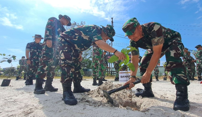 Satu Prajurit Tanam Satu Bibit Pohon Warnai HUT Kodam VI Mulawarman