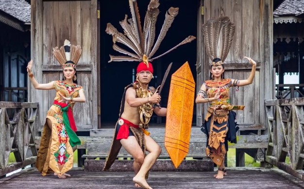Festival Karya Tari Daerah 2024: Pemprov Kalsel Ajak Masyarakat Lestarikan Tarian Tradisional
