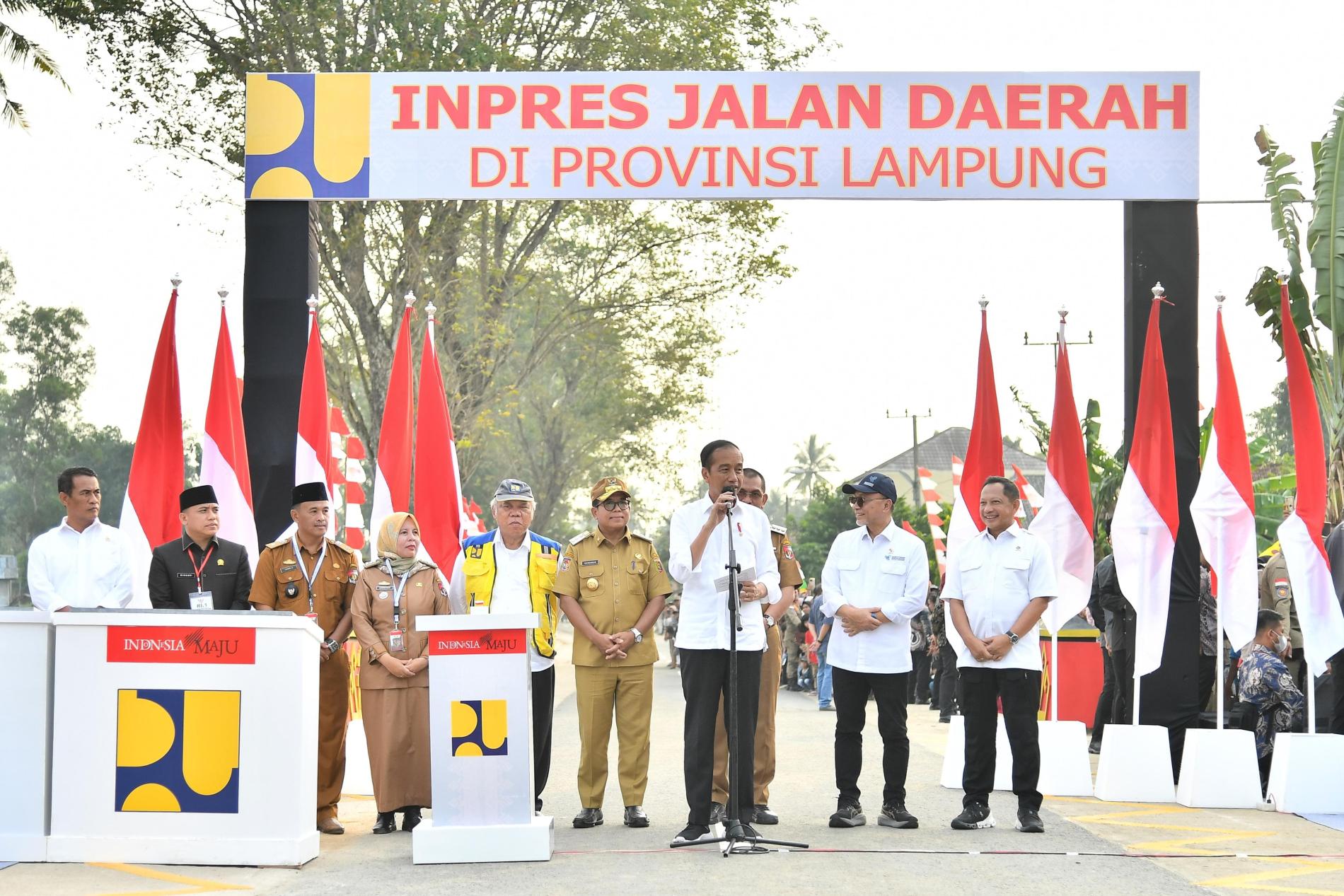 Presiden Joko Widodo Didampingi Pj. Gubernur Lampung Resmikan Ruas Jalan Inpres Jalan Daerah di Provinsi Lampung