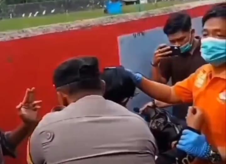 Ditemukan Tak Bergerak, Kantong Mayat Digelar, Ojol Maxim Terbangun Pas Mau Dievakuasi Petugas Inafis