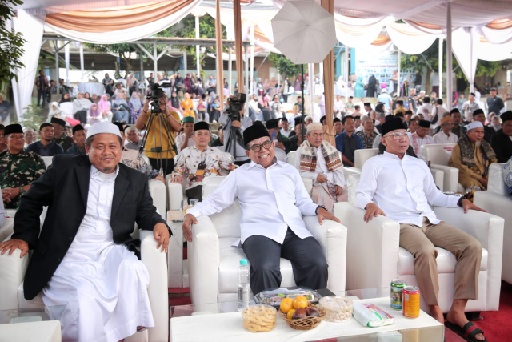 Pj. Gubernur Samsudin Hadiri Wisuda Tahfidz Pondok Pesantren Sabilul Mustofha di Jati Agung