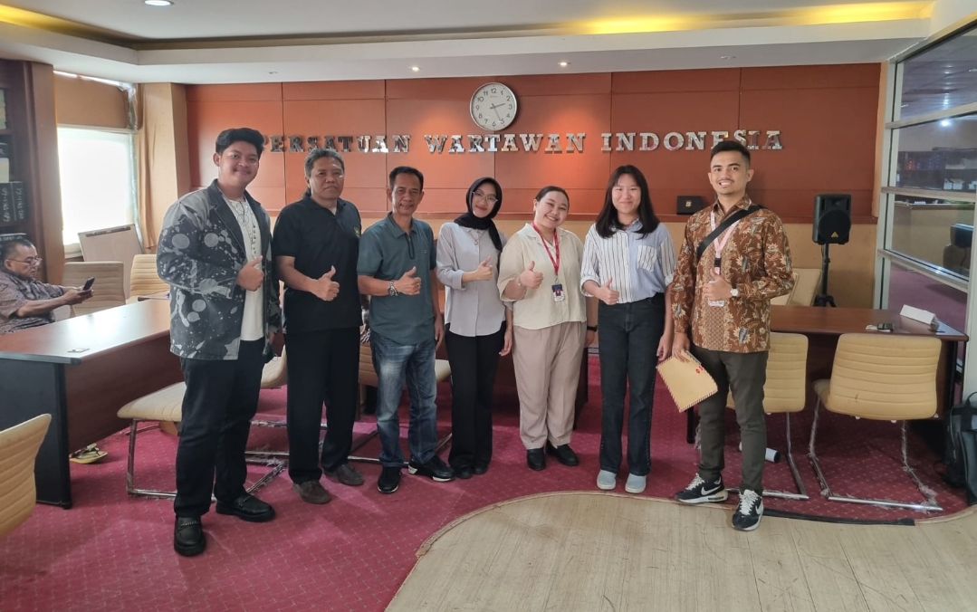 Ketokohan Hendry CH Bangun jadi Panutan 6 Mahasiswa ini Pilih Magang Jurnalistik dan Public Relation di PWI 