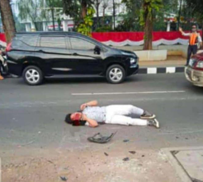 Dua Pemotor Tabrakan Terpental Luka Serius 