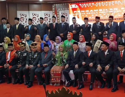 Wali Kota Hadiri Pelantikan 50 Anggota DPRD Balam, Ini Daftarnya