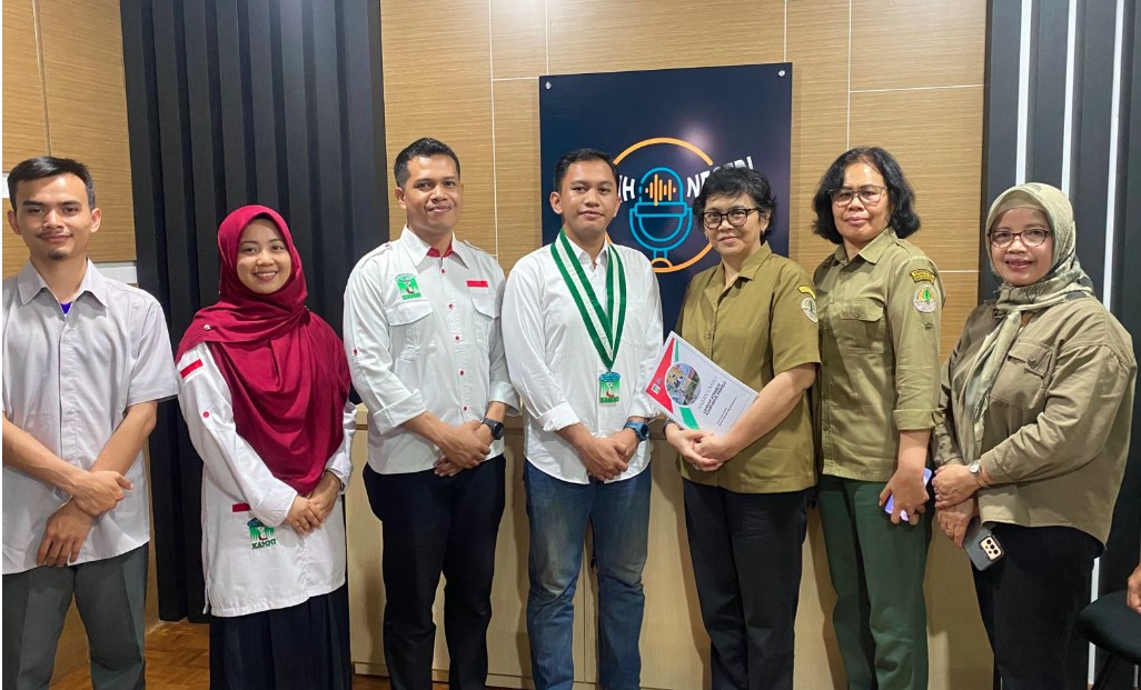 KAMMI Serahkan Kajian kepada KLHK untuk Menyelamatkan Lingkungan dari Sampah Kampanye