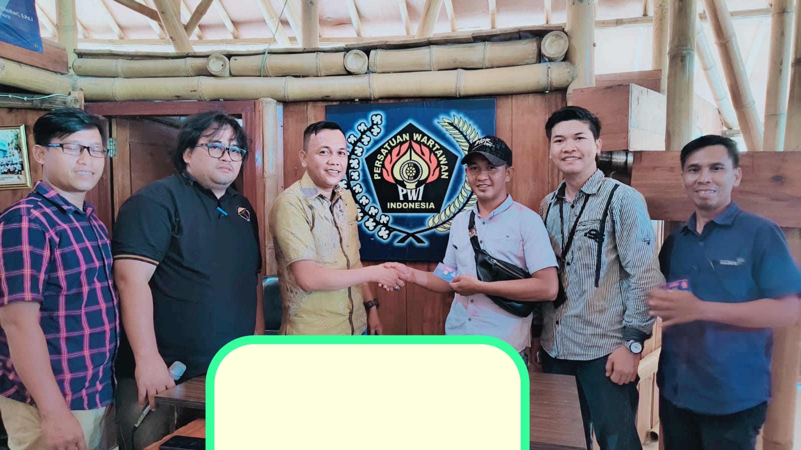 Delapan Anggota PWI Kabupaten Tubaba, Terima KTA PWI