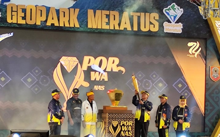 Gubernur Kalsel Terima Penghargaan Kepala Daerah Peduli Olahraga dari PWI 