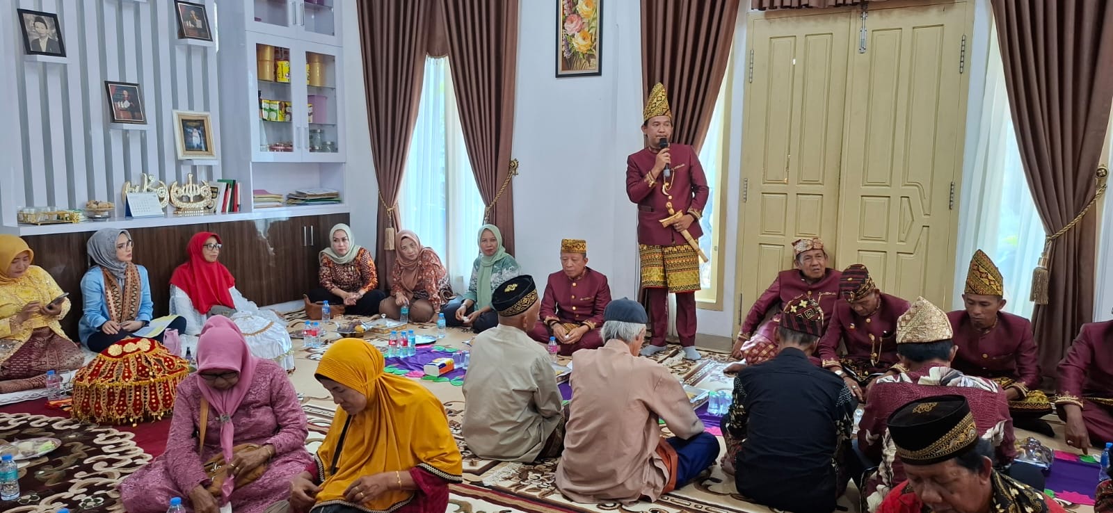 Anjau Silau di Negerikaton, Nanda Indira Serap Aspirasi Penyimbang Adat