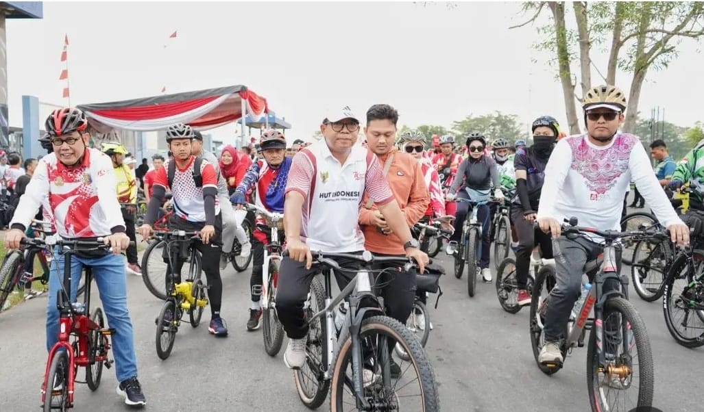Pj. Gubernur Lampung Lepas Peserta Gowes Bareng, Meriahkan HUT RI ke-79
