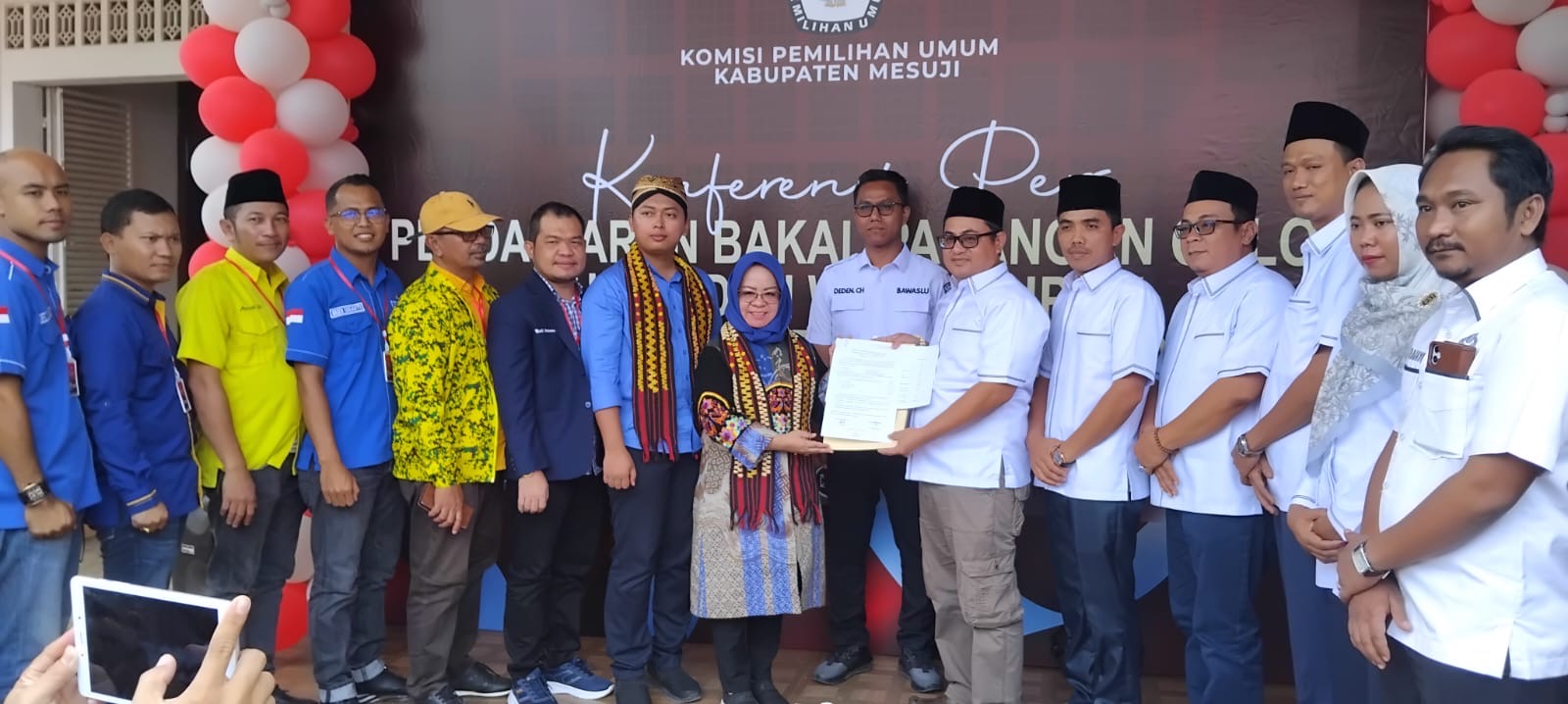 Pasangan Elfianah-Yugi Resmi Mendaftar Diri Ke KPU Mesuji