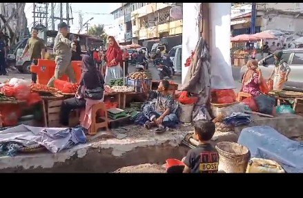 Telah Dibangun Pasar Representatif, Masih Ada Pedagang Bandel