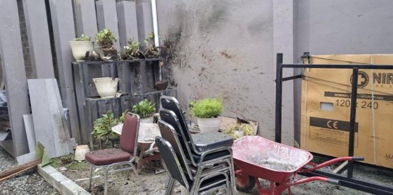 Rumah Cagub Aceh Bustami Hamza di Gampong Pineung,Kecamatan Syiah Kuala Kota Banda Aceh