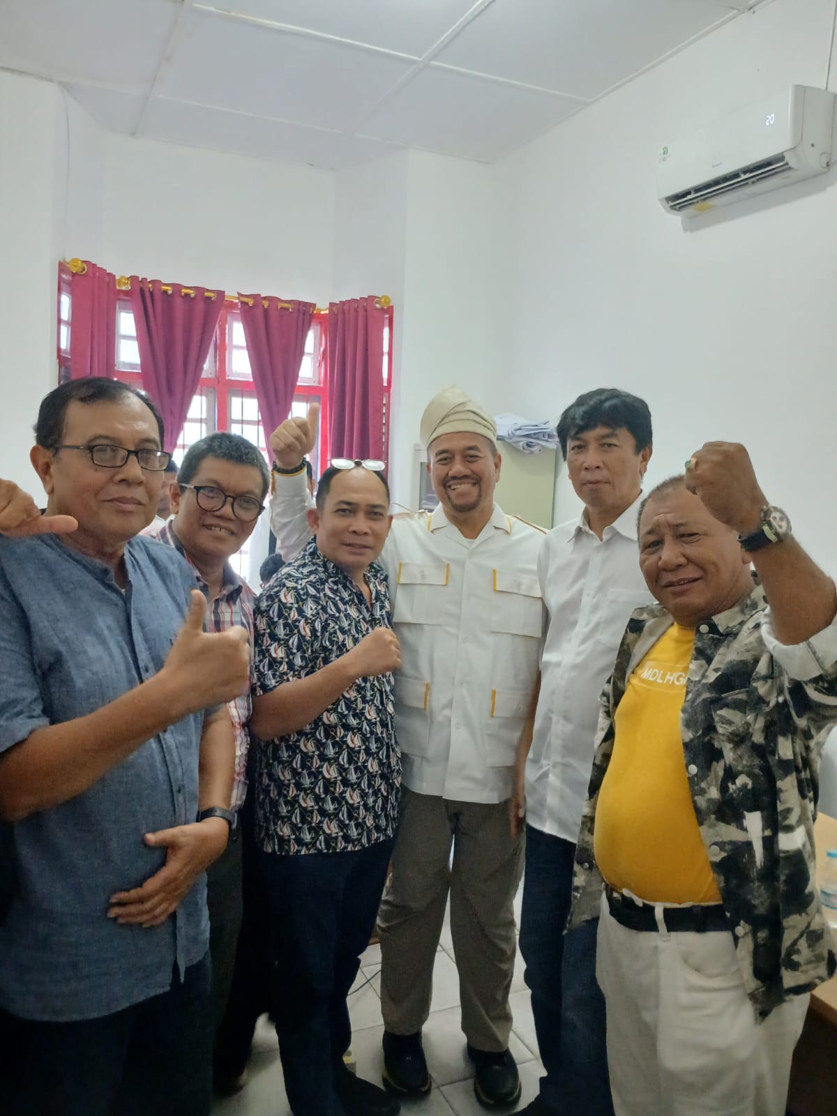 Pj. Gubernur Sumut Agus Fatoni Prank Wartawan Soal Baharuddin Maju di Pilkada Batu Bara