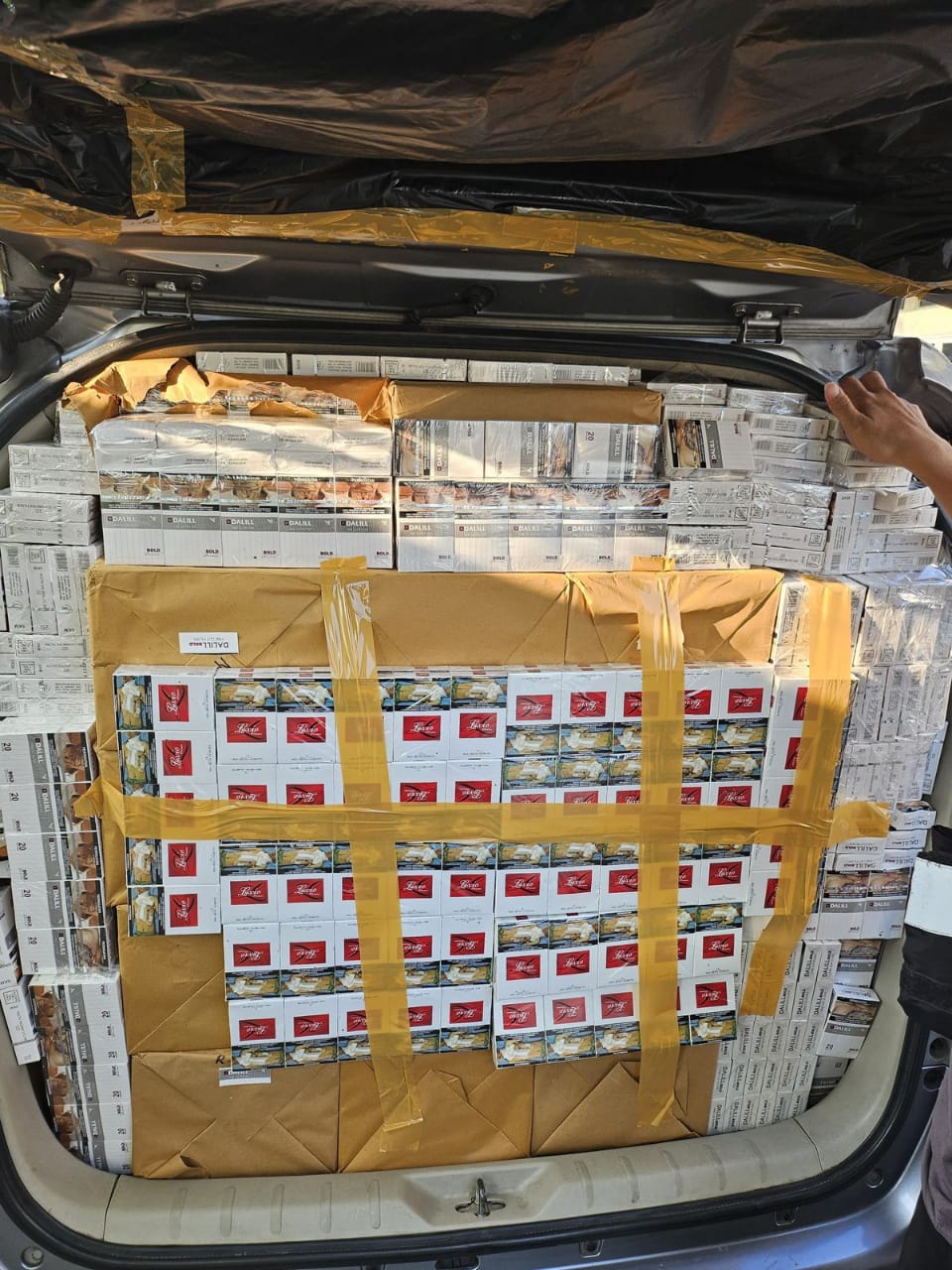 Bea Cukai Cirebon Tindak Ratusan Ribu Rokok Ilegal saat Melintas di Tol Palimanan-Kanci