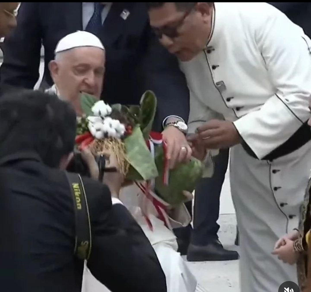 Paus Fransiskus Tiba di Indonesia : Ini Menjadi Penerbangan Terpanjang yang Pernah Saya Lakukan