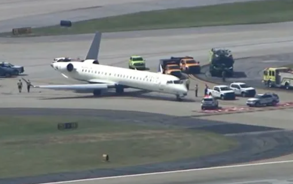 Ekor Pesawat Endeavour Terpotong Ditabrak Pesawat Delta di Atlanta