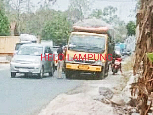 Truk Batu Bara Lewat Pos Dikejar dan Dicegat Hingga Beri Uang