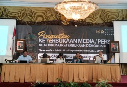 Diskusi Kesbangpol Jateng dan PWI Surakarta: Media Harus Mampu Menjadi Solusi dan Penjernih Informasi di Masyarakat di Pilkada Serentak 