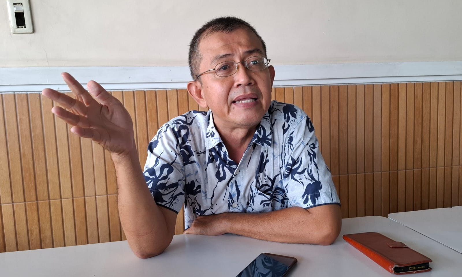 Narasi Bapak Pembangunan Bacabup Pesawaran, Johnny: Strategi Politik Usang