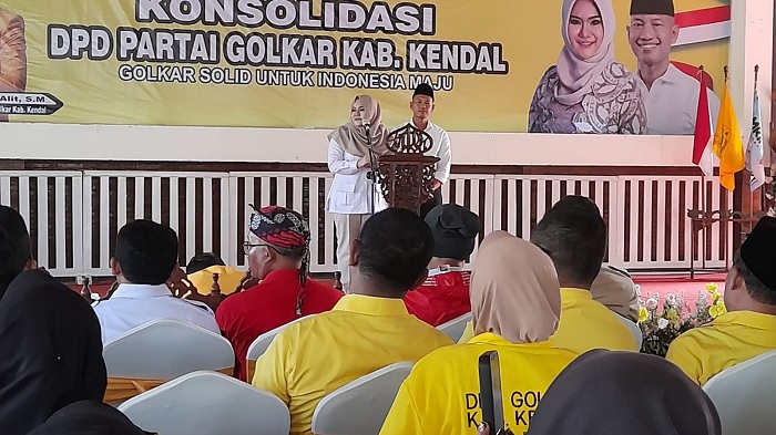Gelar Konsolidasi, Kader Partai Golkar Kendal Diperintahkan Menangkan Mirna - Riki