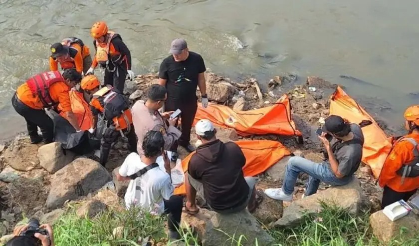 Viral 7 Remaja Tewas Mengapung di Kali Bekasi, Hendak Tawuran Tapi Kabur dan Nyebur ke Kali