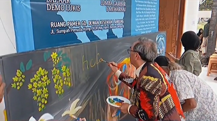 Suhu Politik Naik, Ada Oase  Pameran 77 Perupa di DKL PKOR Wayhalim