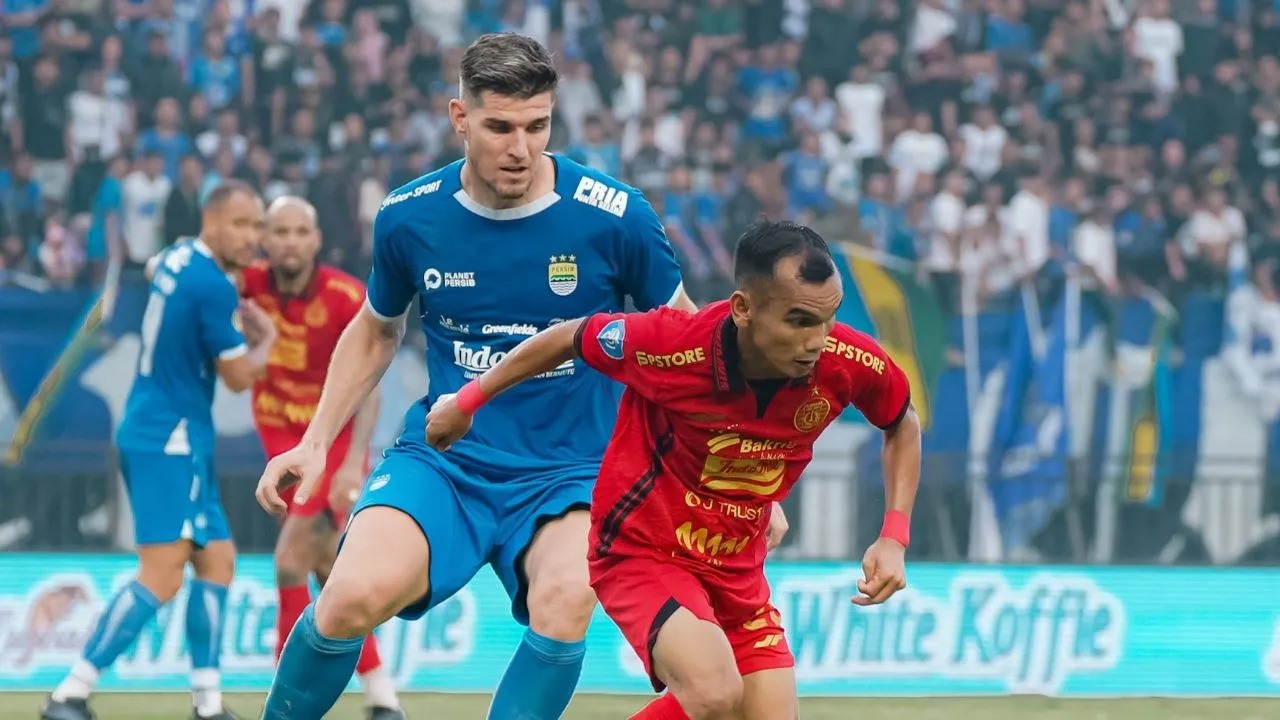 Bobotoh Ricuh ! Bek Persib, Nick Kuipers Sampaikan Kekecewaan dan Minta Kembali Bersaru Dalam Biru !