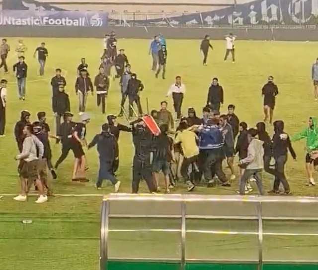 Kerusuhan Persib vs Persija 37 Orang Steward dan Penonton Jadi Korban