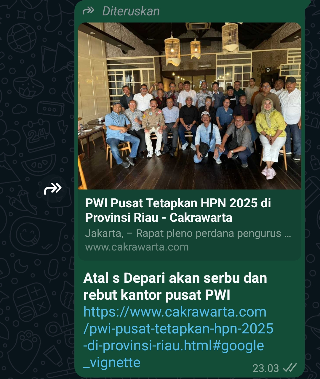 Tangkapan layar dari pesan berantai WhatsApp soal berita dan caption bernada provokasi. Tangkapan layar dari pesan berantai WhatsApp soal berita dan caption bernada provokasi