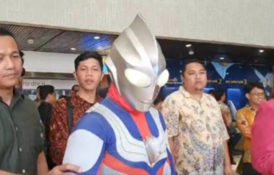 Ada Ultraman di Pelantikan DPR Periode 2024-2029, Wakil Rakyat Siap Basmi Kejahatan