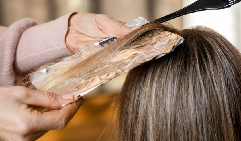 Tips Mewarnai Rambut Agar Tidak Rusak dan Tetap Berkilau
