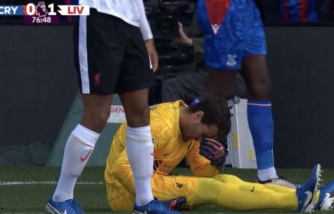Kiper Liverpool Alisson Becker Cedera Serius saat Menang atas Crystal Palace
