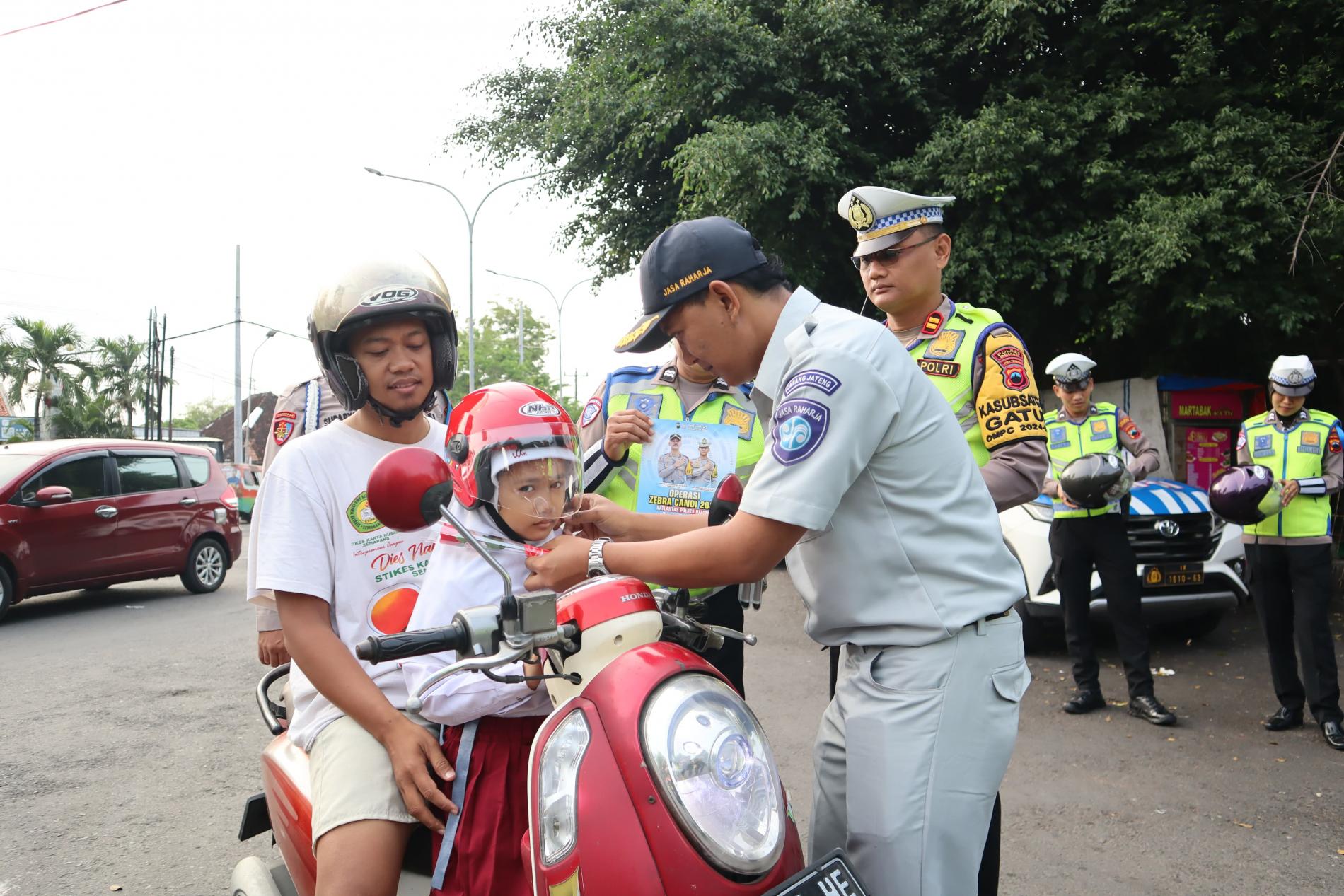 Operasi Zebra Candi 2024 Polres Demak Lakukan Imbauan Simpatik 
