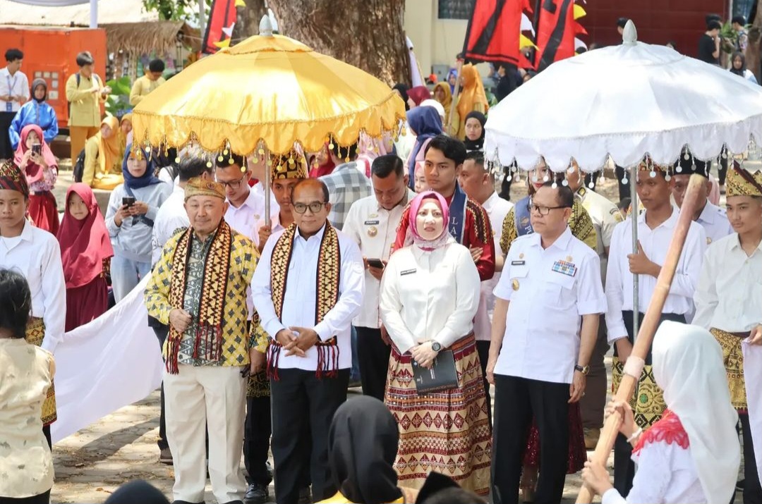 Pj. Gubernur  Buka Pekan Kebudayaan Daerah 2024, Dorong Pelestarian dan Inovasi Budaya Lampung.